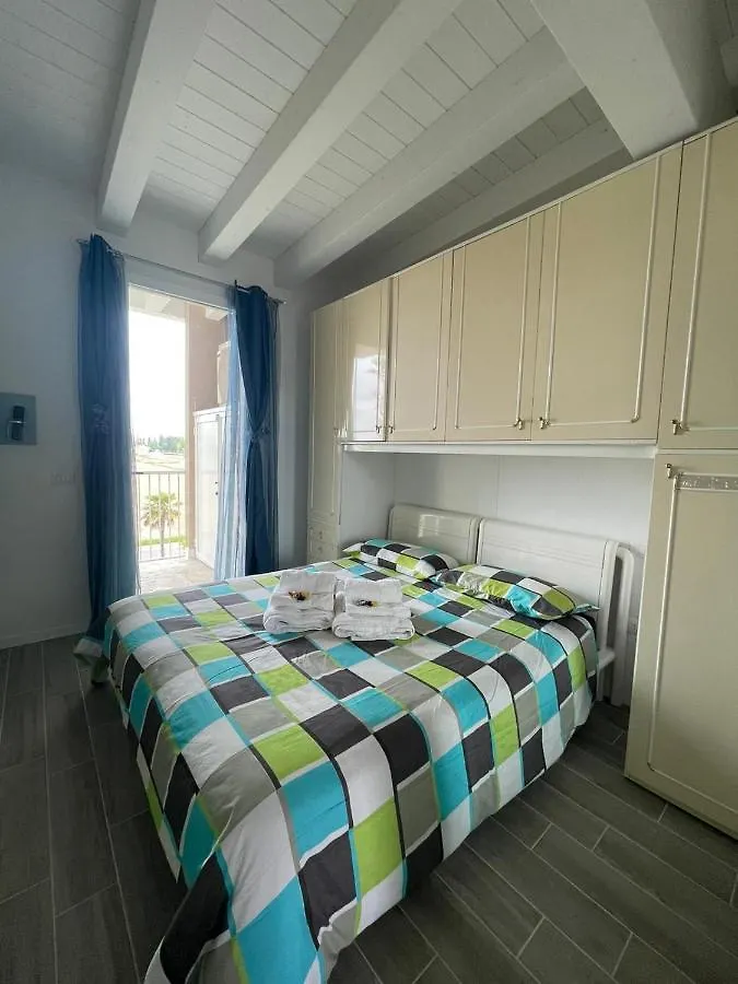 Residence Wave Plus - Solo Per Famiglie - Walterigato Apartments Лидо-ди-Езоло 0*,